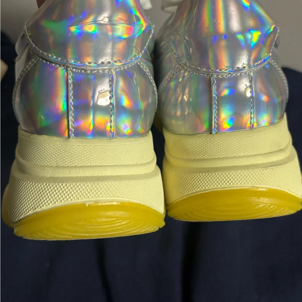 AQUA brand new Womens Iridescent Silver Mixed Media athletic Sneakers Shoes #18